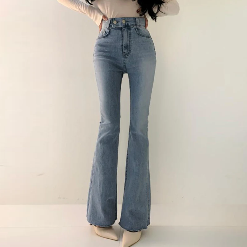 한국 세련된 봄 다목적 하이 허리 슬리밍 두 버튼 더블 포켓 디자인 감각 약간 플레어 진 청바지 바지 여성