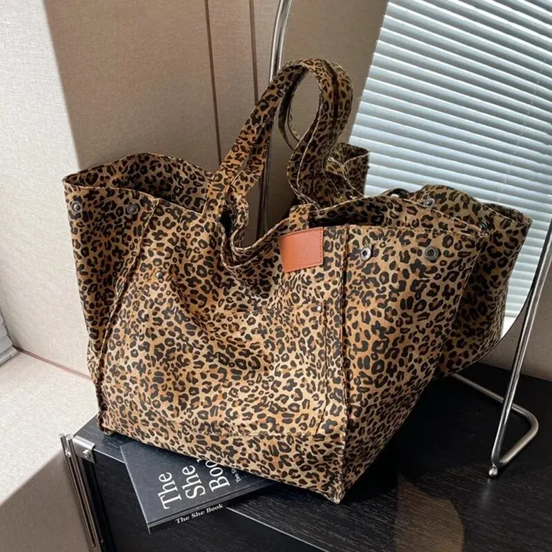 레오파드 패턴 토트백